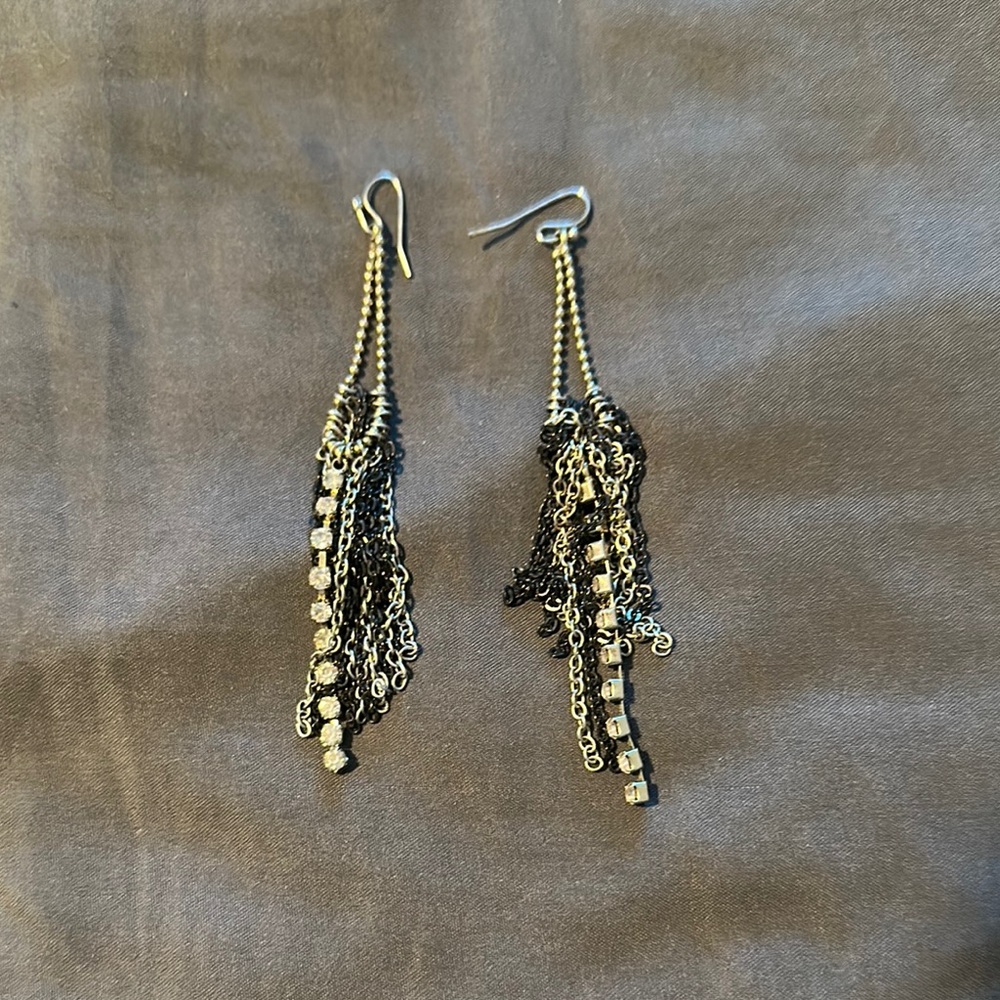 💜5 for $25 Elegant Silver and Black Chain Earrings